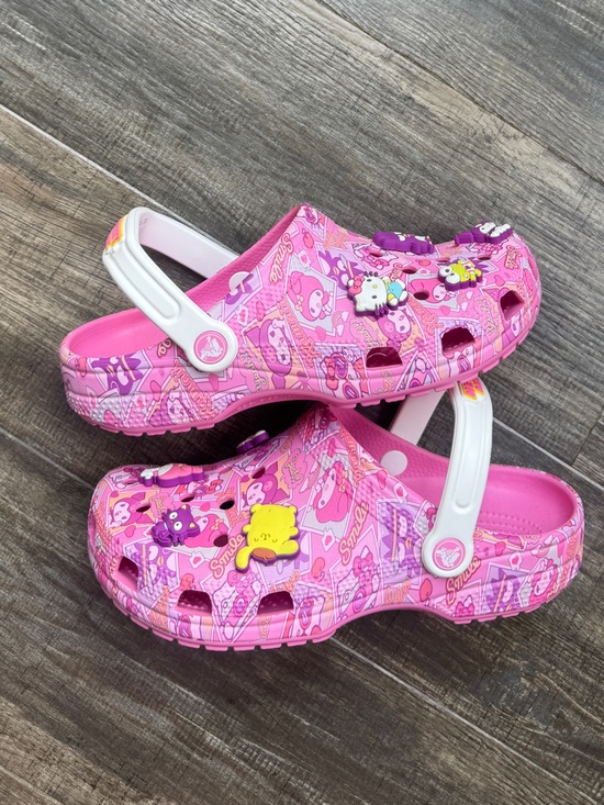 CROCS Shoes - Brand new Crocs hello kitty Limited Edition pink 6 women’s